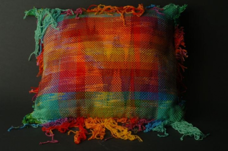 jdl_copyright_2004_weaving_1_op_720x478.jpg