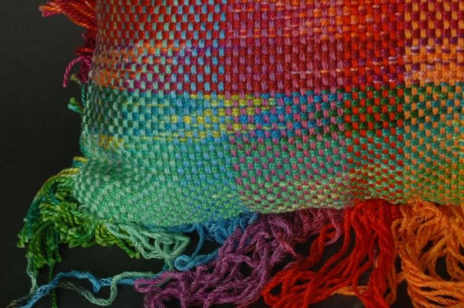 jdl_copyright_2004_weaving_2_op_720x478.jpg