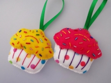 Cupcake Ornament Set